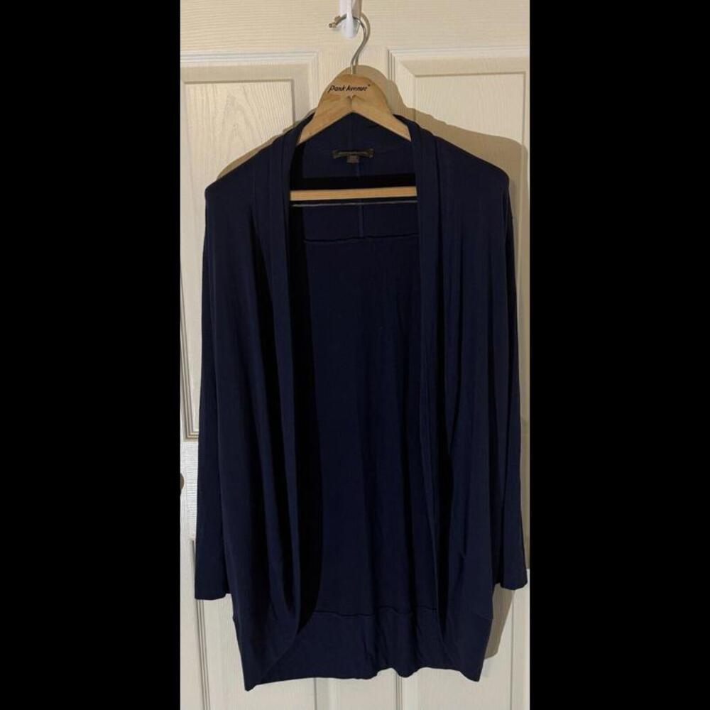 TOMMY BAHAMA Women’s Navy Blue Viscose Cardigan Size Medium  A-24